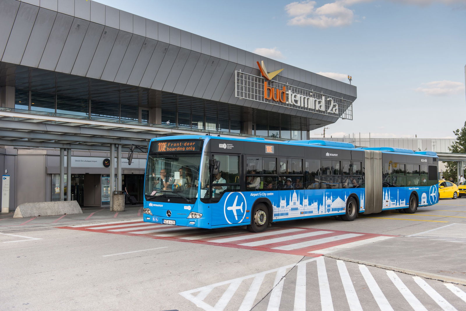 Mától még gyakrabban jár a 100E repülőtéri gyorsjárat