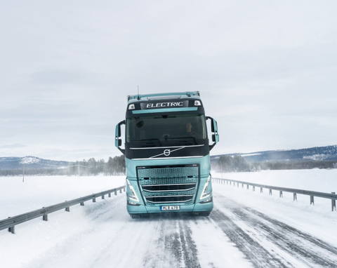 A Daimler Truck, a TRATON és a Volvo nagyteljesítményű töltőhálózatot épít ki Európában