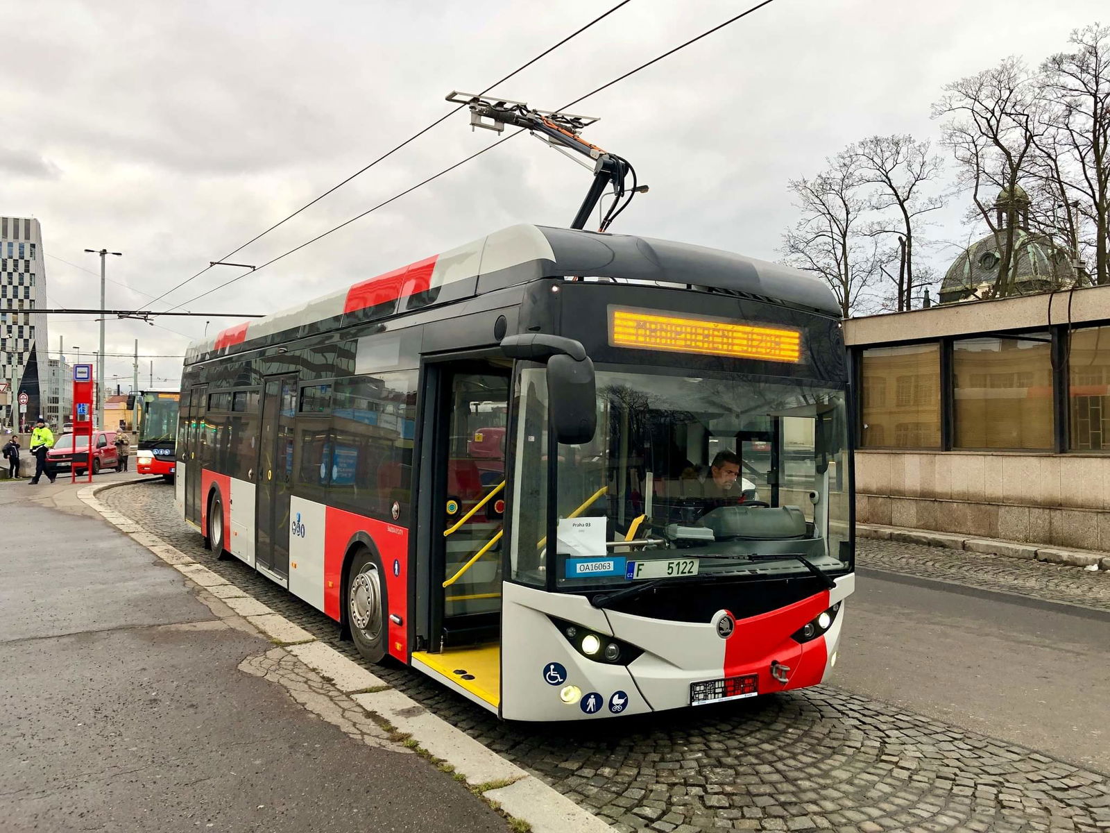 Befutott Prága első Škoda E’City villanybusza