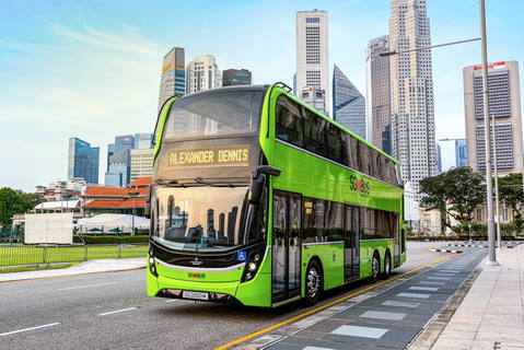 Megkezdte szolgálatát az első szingapúri háromajtós Alexander Dennis Enviro500