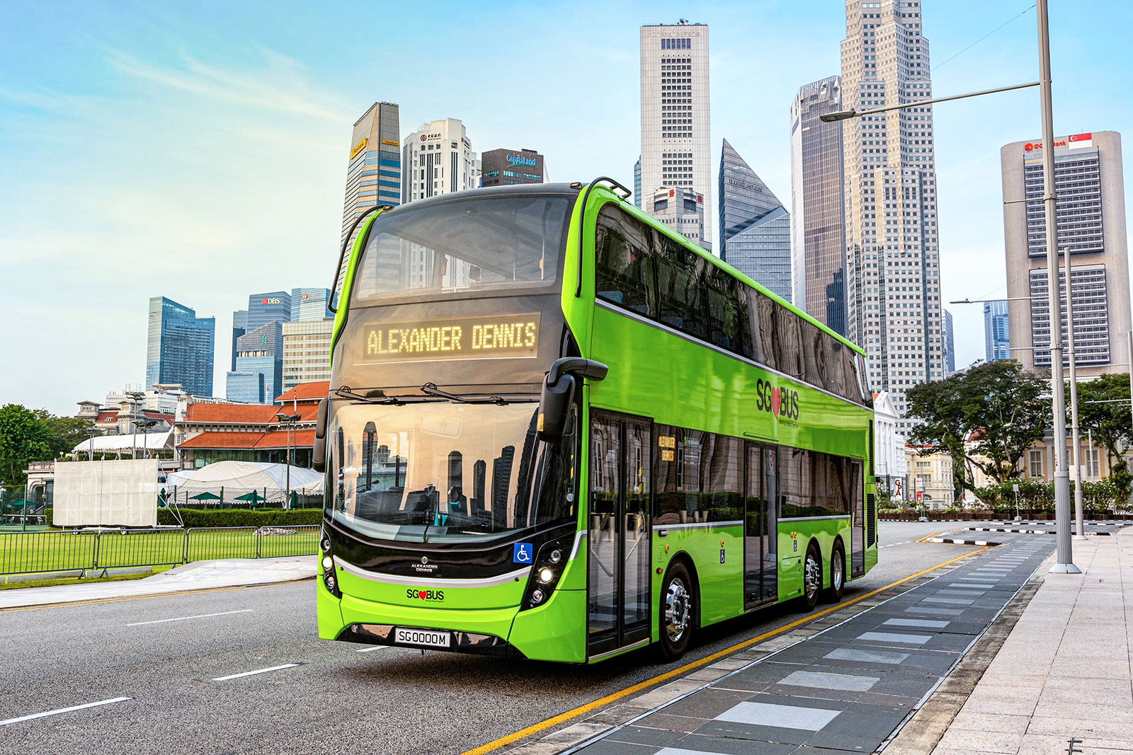 Megkezdte szolgálatát az első szingapúri háromajtós Alexander Dennis Enviro500