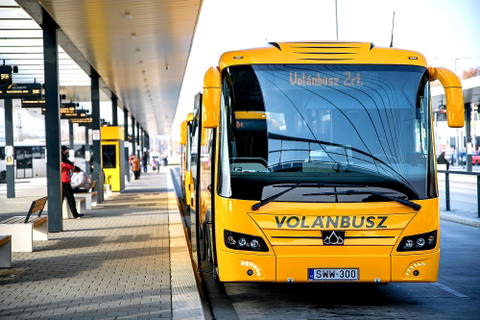 Tíz százalékkal növekednek a bérek január 1-jétől a MÁV-Volán-csoportnál