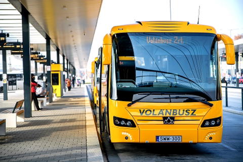 Tíz százalékkal növekednek a bérek január 1-jétől a MÁV-Volán-csoportnál