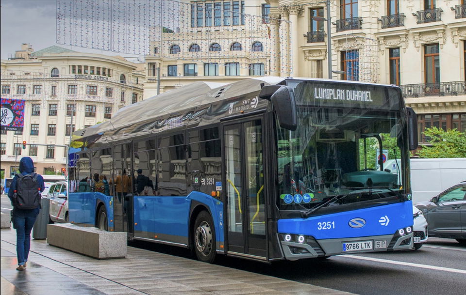 Forgalomba álltak az első gázüzemű Solaris Urbino 12-esek Madridban