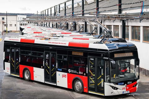 Kényszerpihenőn a teljes prágai Škoda villanybusz flotta