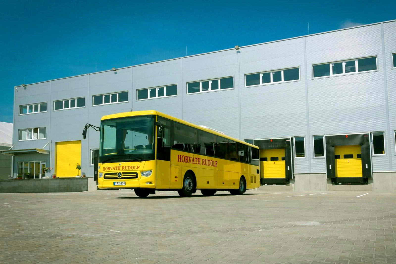 Negyven Intouróval erősít a Horváth Rudolf Intertransport