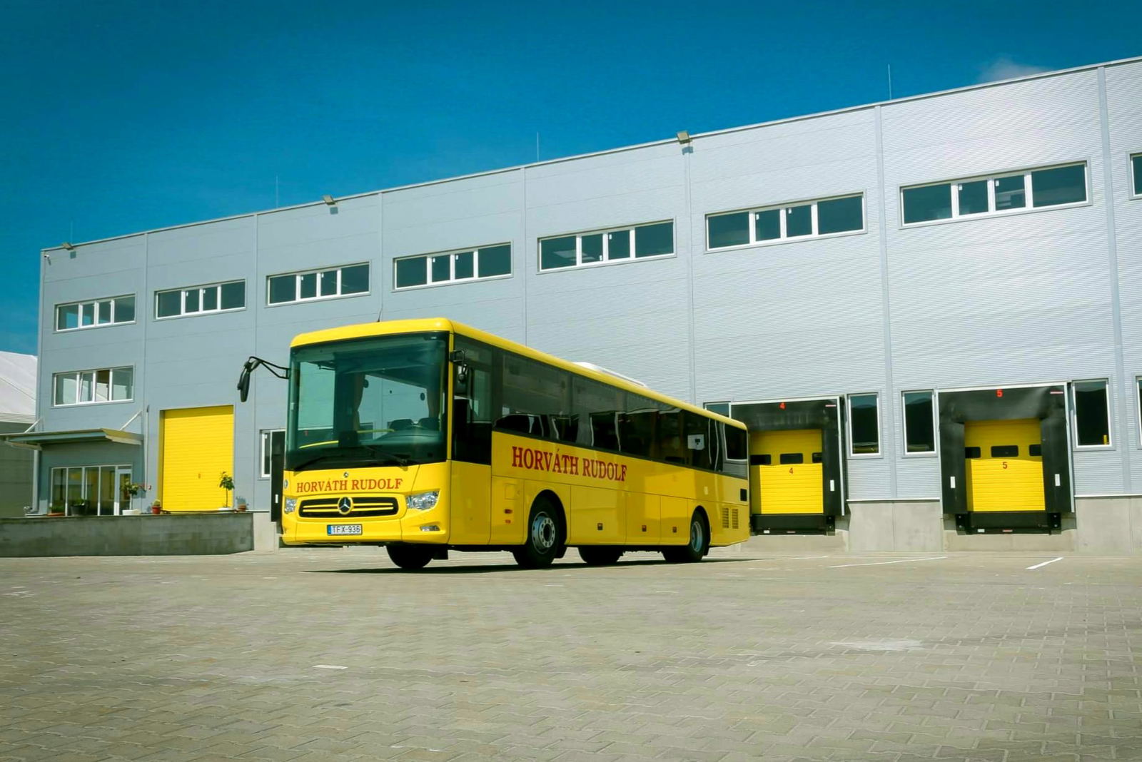 Negyven Intouróval erősít a Horváth Rudolf Intertransport