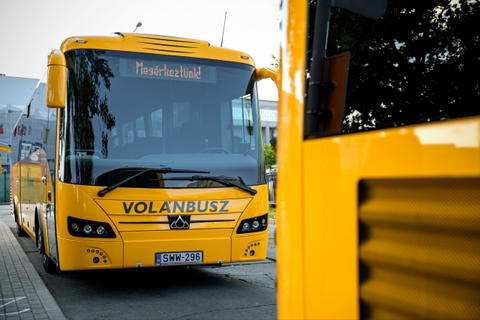 Száz Credobus Inovell beszerzéséről kötött megállapodást a Volánbusz és a Kravtex