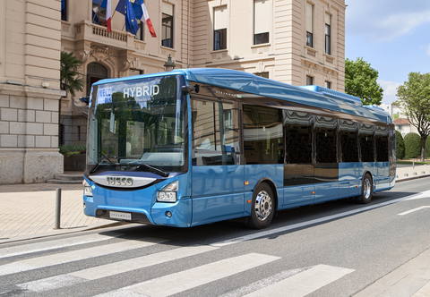 Újgenerációs lágyhibrid hajtásláncot kapott az Iveco Urbanway