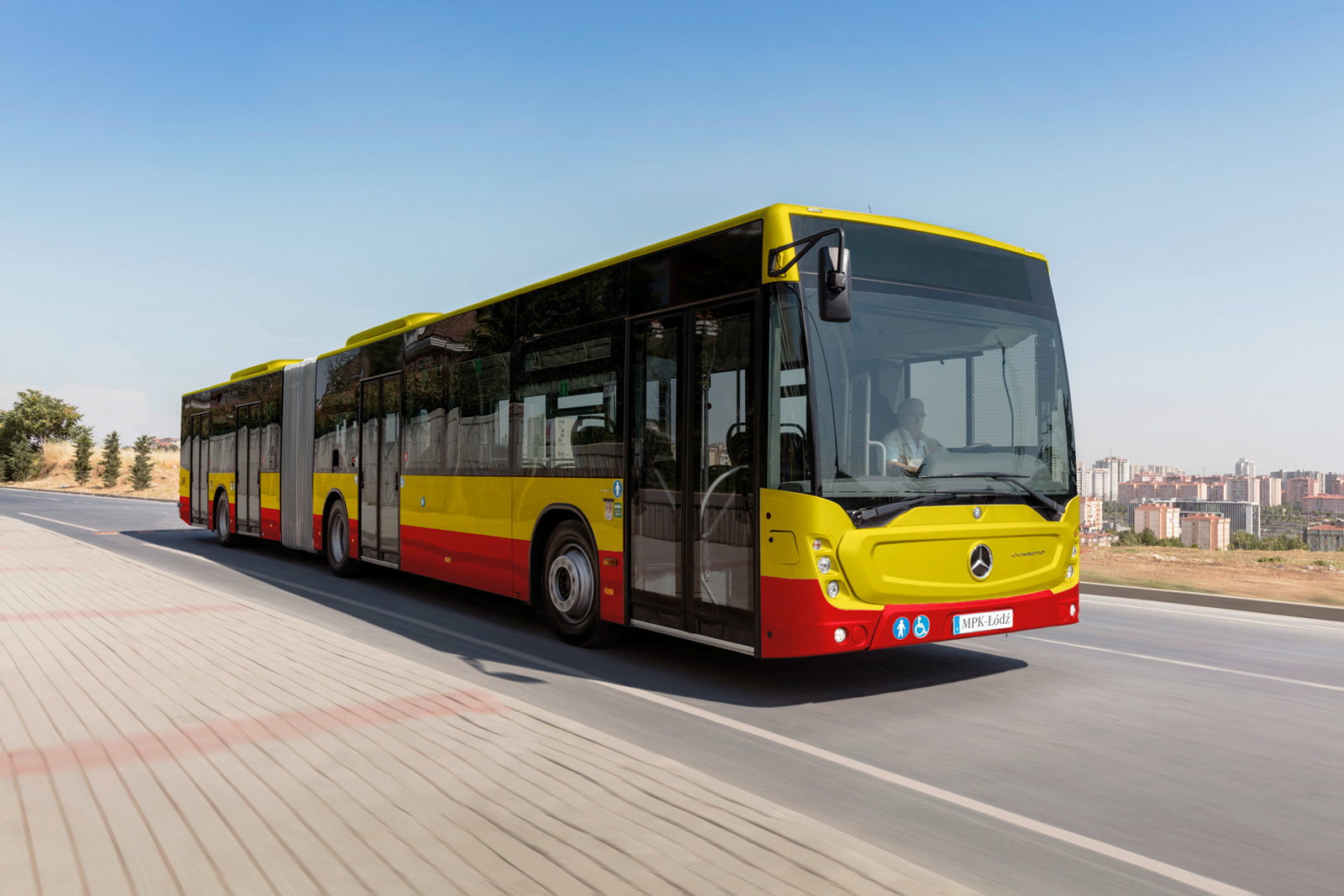 Mercedes-Benz Conecto G csuklósokkal frissül a buszállomány Łódźban