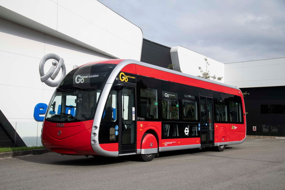 Az Irizar villamosítja London első gyorstöltős viszonylatát