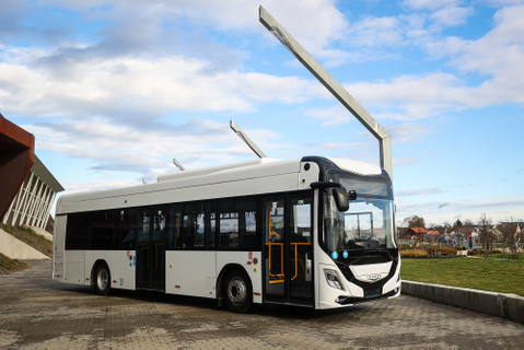 Kétajtós villanybuszokat szállít Meiningenbe az Ikarus