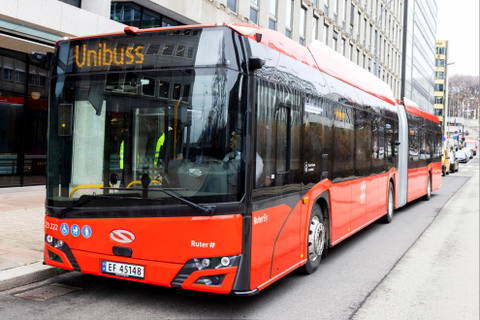 Vasárnap több mint 180 elektromos busz állt forgalomba Oslo utcáin
