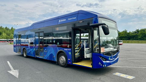 Kétéves tesztre érkezett Prágába a Škoda H'City hidrogénbusza