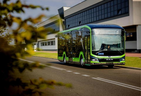 Legördült a gyártósorról az MAN ezredik villanybusza