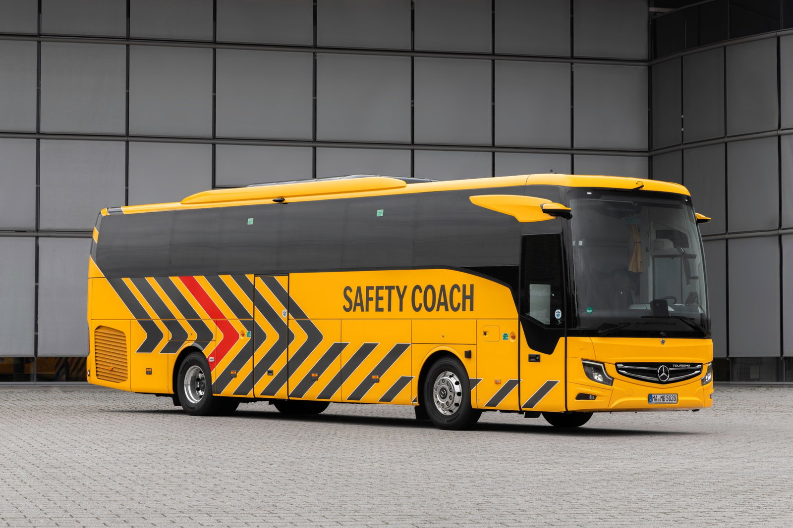 Első a biztonság: bemutatkozott a Daimler Buses hatodik generációs Safety Coach-a