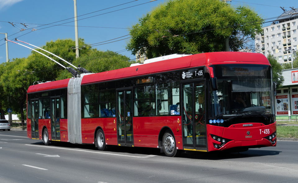 Budapesten újulnak meg a szegedi Ikarus-Škoda trolibuszok