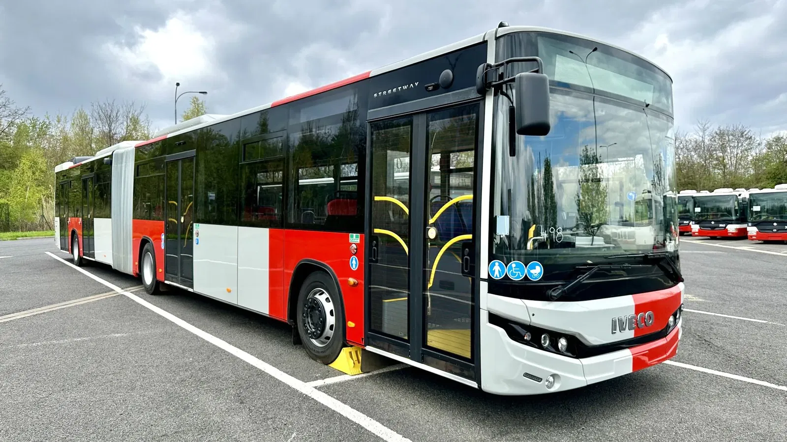 Kényszerpihenőn a prágai Iveco Streetway flotta