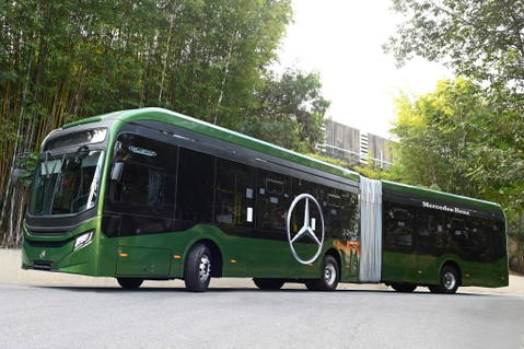 Bemutatta elektromos önjáró alvázának csuklós változatát a Mercedes-Benz