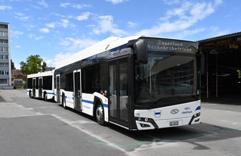 Pótkocsis Solaris villanybuszt állított forgalomba a svájci ZVB