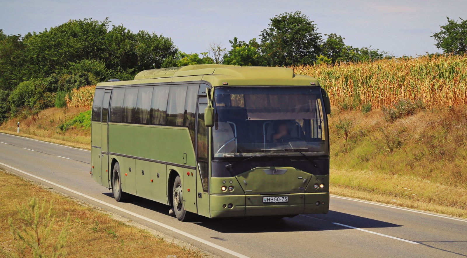Lassan a honvéd Ikarus E95-ösök is eltűnnek az MH flottájából