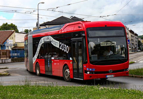Miskolc első hidrogénbuszát a CaetanoBus, újabb elektromos buszait a BYD szállíthatja