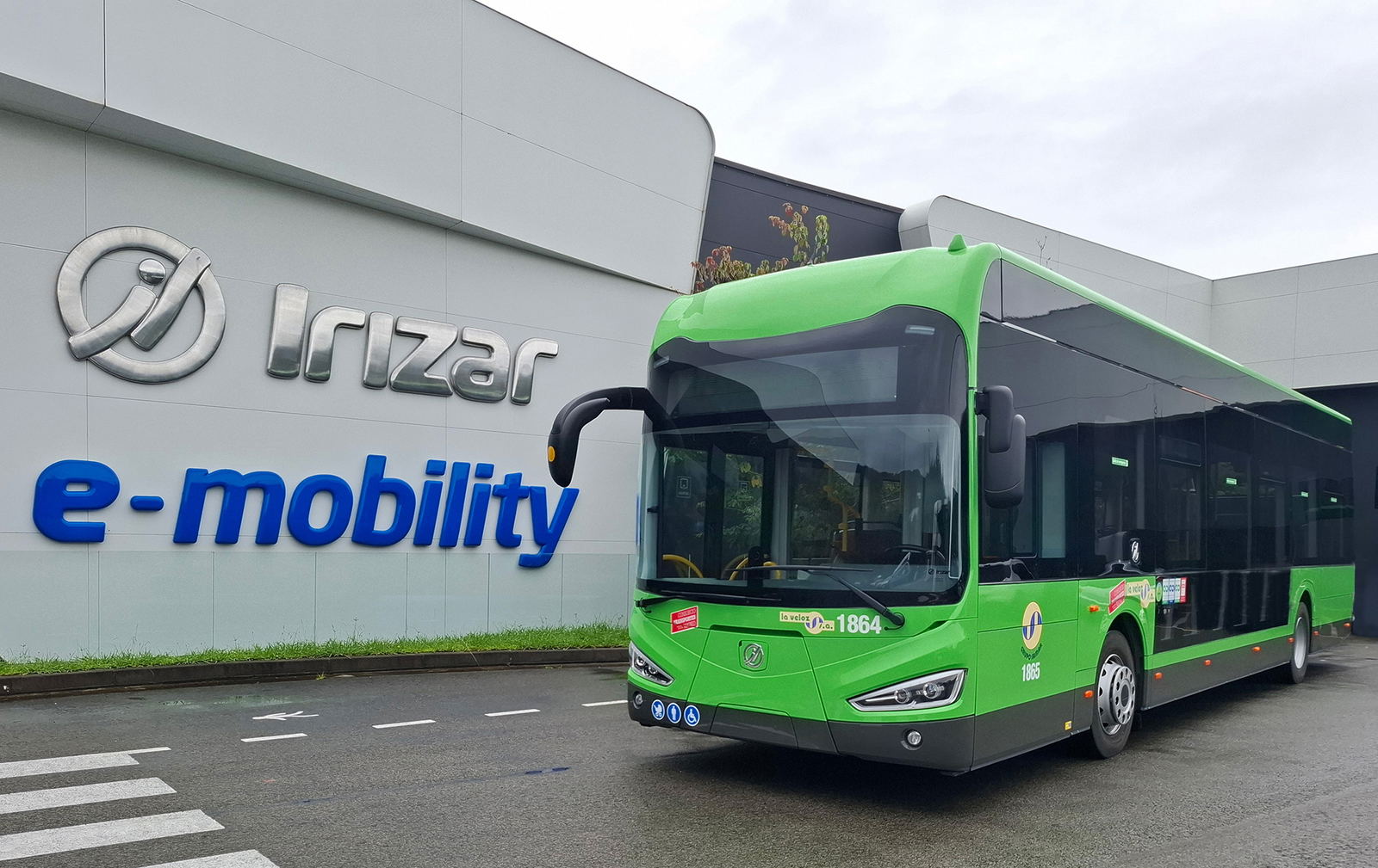 Két ie bus leszállításával tesz újabb lépést ezredik villanybuszának átadása felé az Irizar