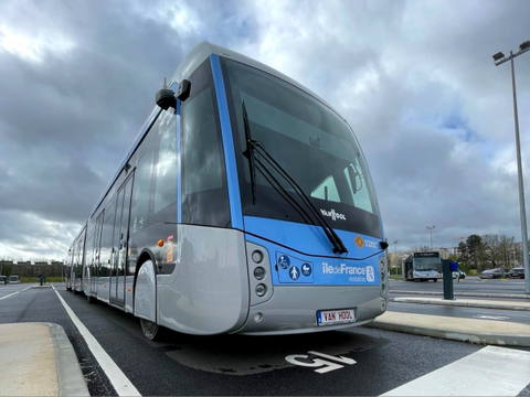 A Hess fejezi be a gyártósoron ragadt duplacsuklós Van Hool villanybuszokat