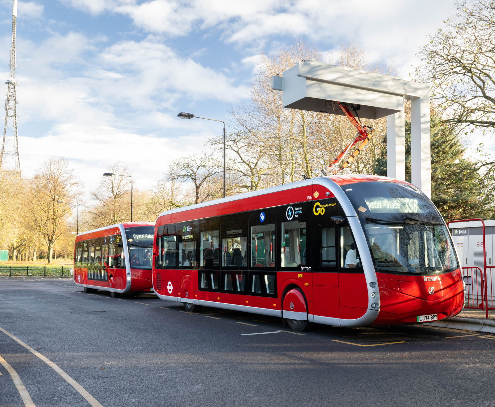 Szolgálatba álltak az első Irizar ie tram villanybuszok Londonban