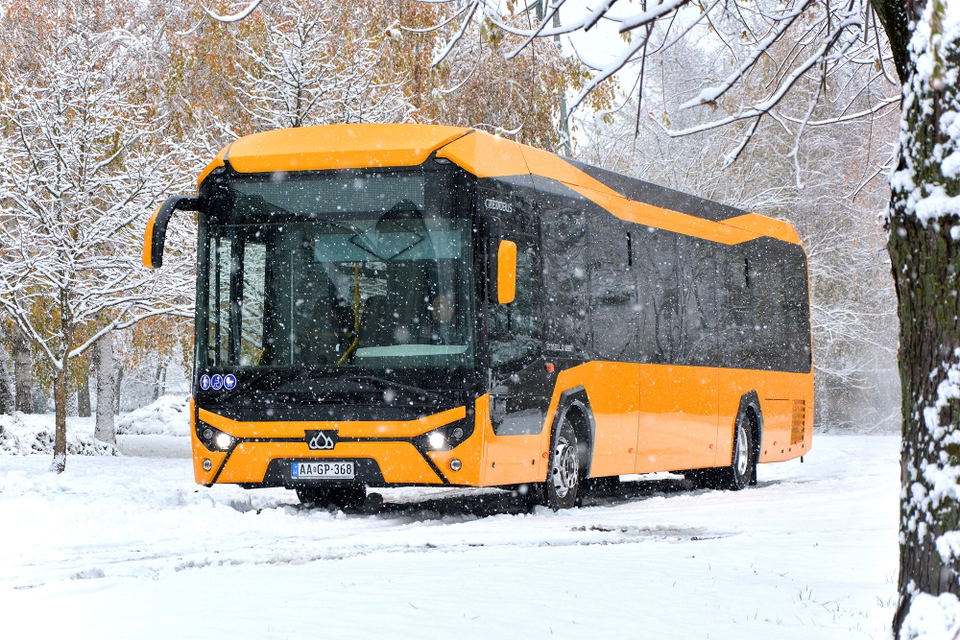 Alacsony belépésű buszokat szerez be a MÁV