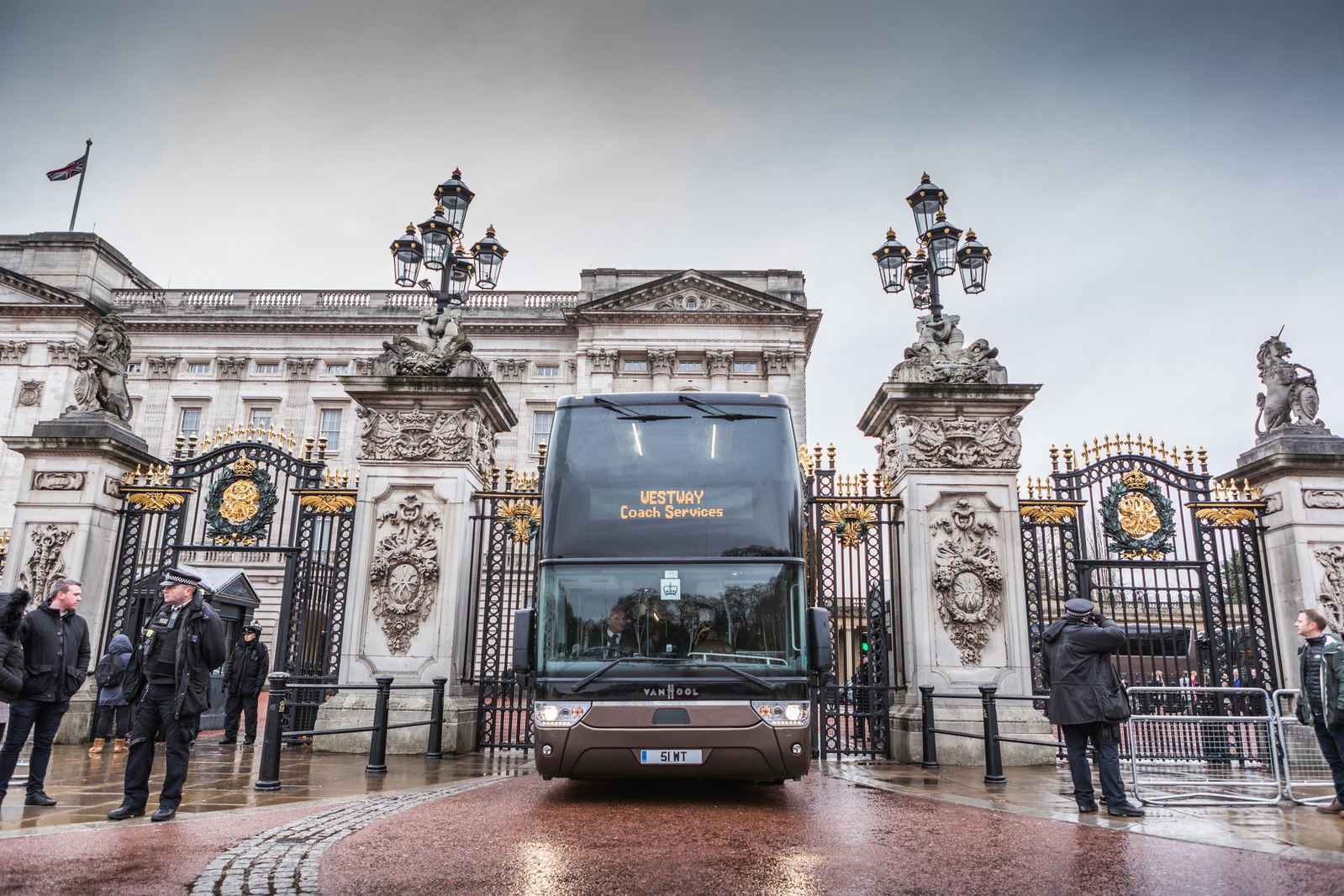 Udvari beszállítói címet kapott III. Károly angol királytól a Westway Coach Services