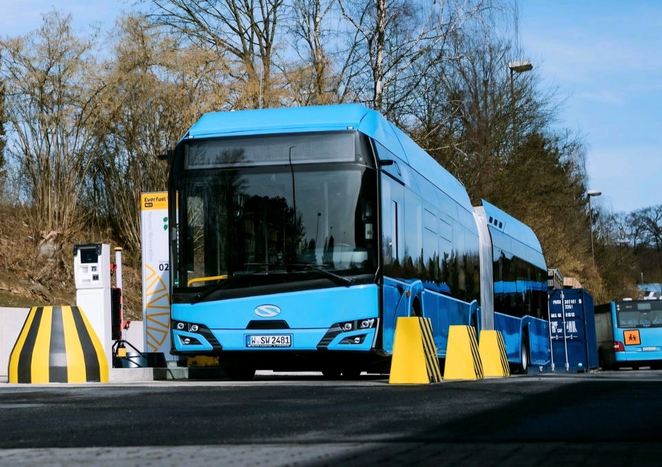 Új hidrogénkúttal és 32 Solaris hidrogénbusszal gazdagodott a Wuppertaler Stadtwerke