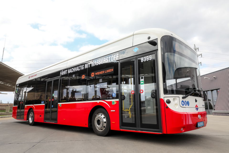 A Hyundai 700 bar nyomású hidrogénrendszerével szerelt autóbuszt tesztel Bécs