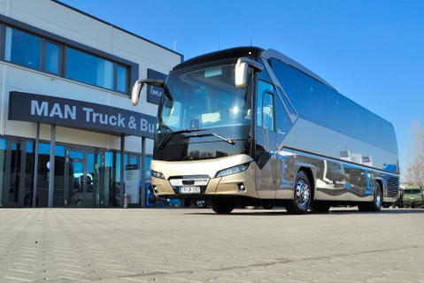 Új Neoplan Tourlinerrel bővült a Terjékibusz Kft. flottája