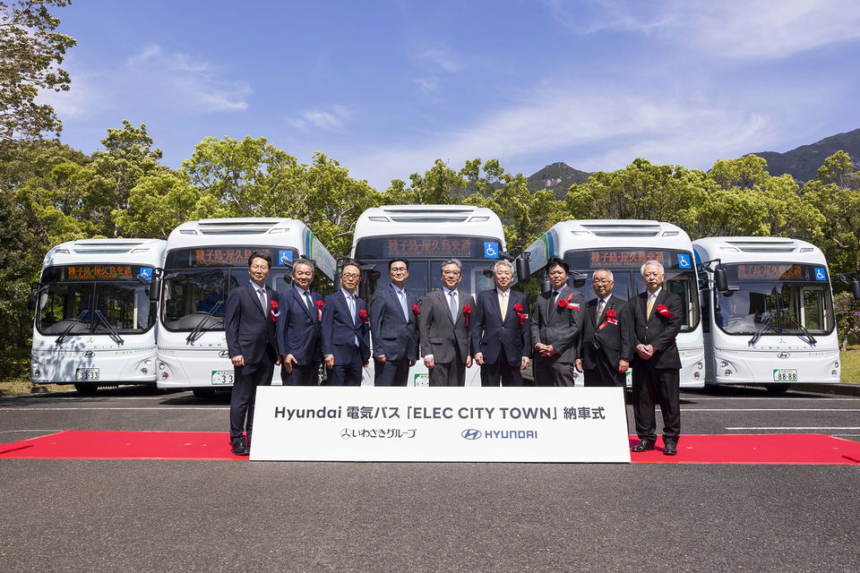Megérkezett Japánba az első öt szériakivitelű Hyundai Elec City Town villanybusz