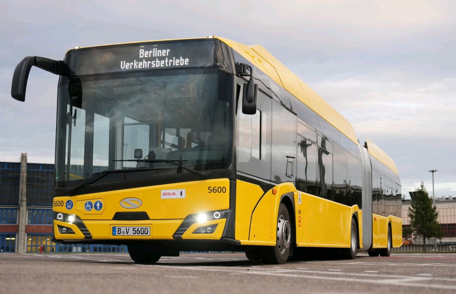 BVG in Berlin orders an additional 270 Solaris Urbino 18 electric articulated buses