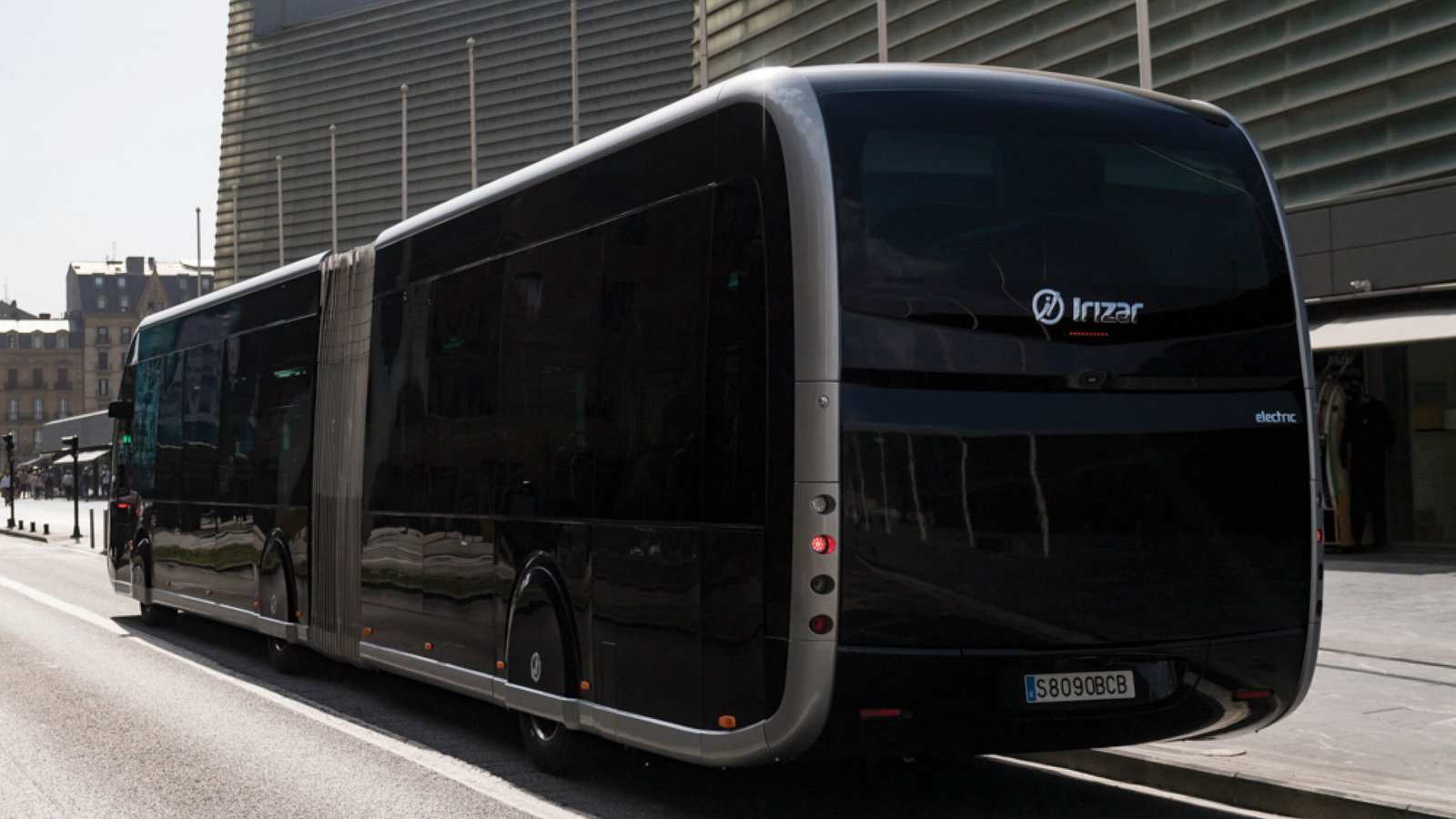 Az Irizar szállítja a London Gatwick repülőtér első elektromos buszait