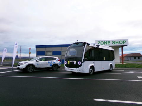 Magyarországon teljesítette a TÜV Rheinland tesztjeit az Otokar önvezető minibusza