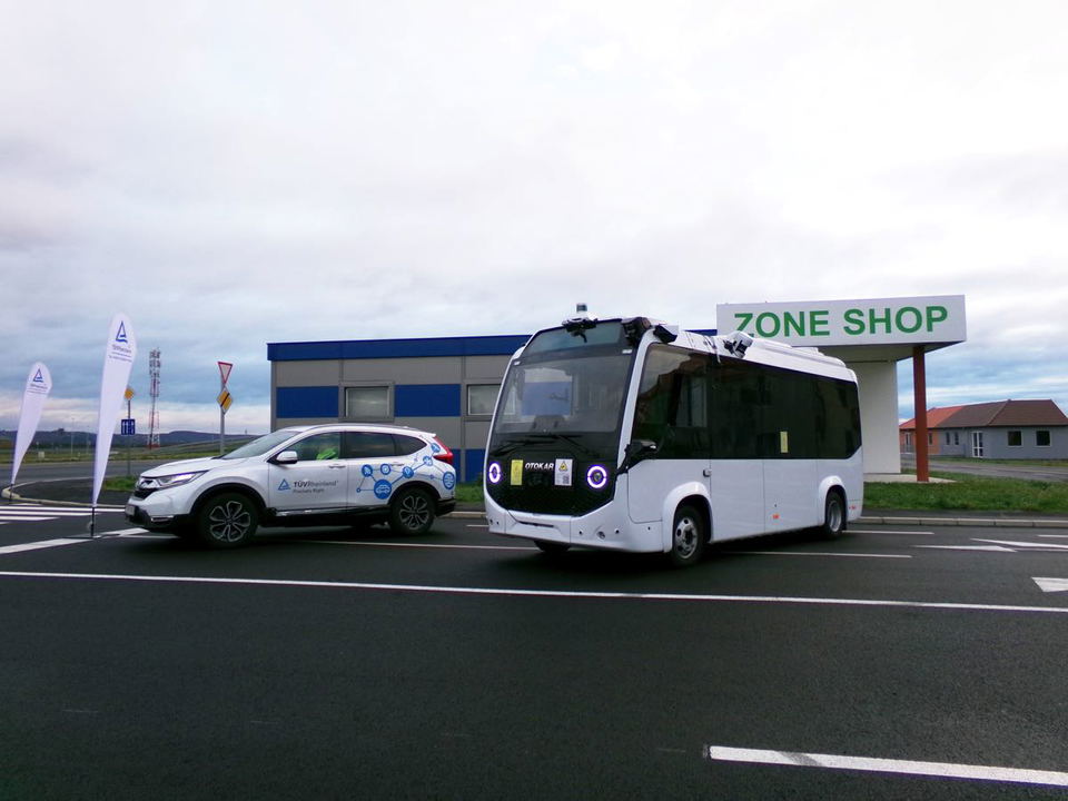 Magyarországon teljesítette a TÜV Rheinland tesztjeit az Otokar önvezető minibusza