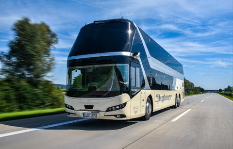 Limitált szériás különkiadást kap a Neoplan Skyliner