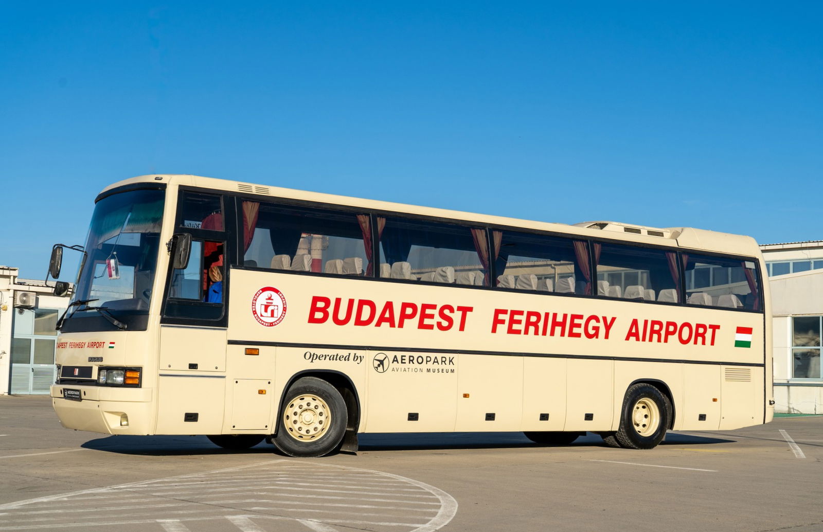 Visszatért Ferihegyre a Légiforgalmi és Repülőtéri Igazgatóság egykori szolgálati Ikarus 396-osa