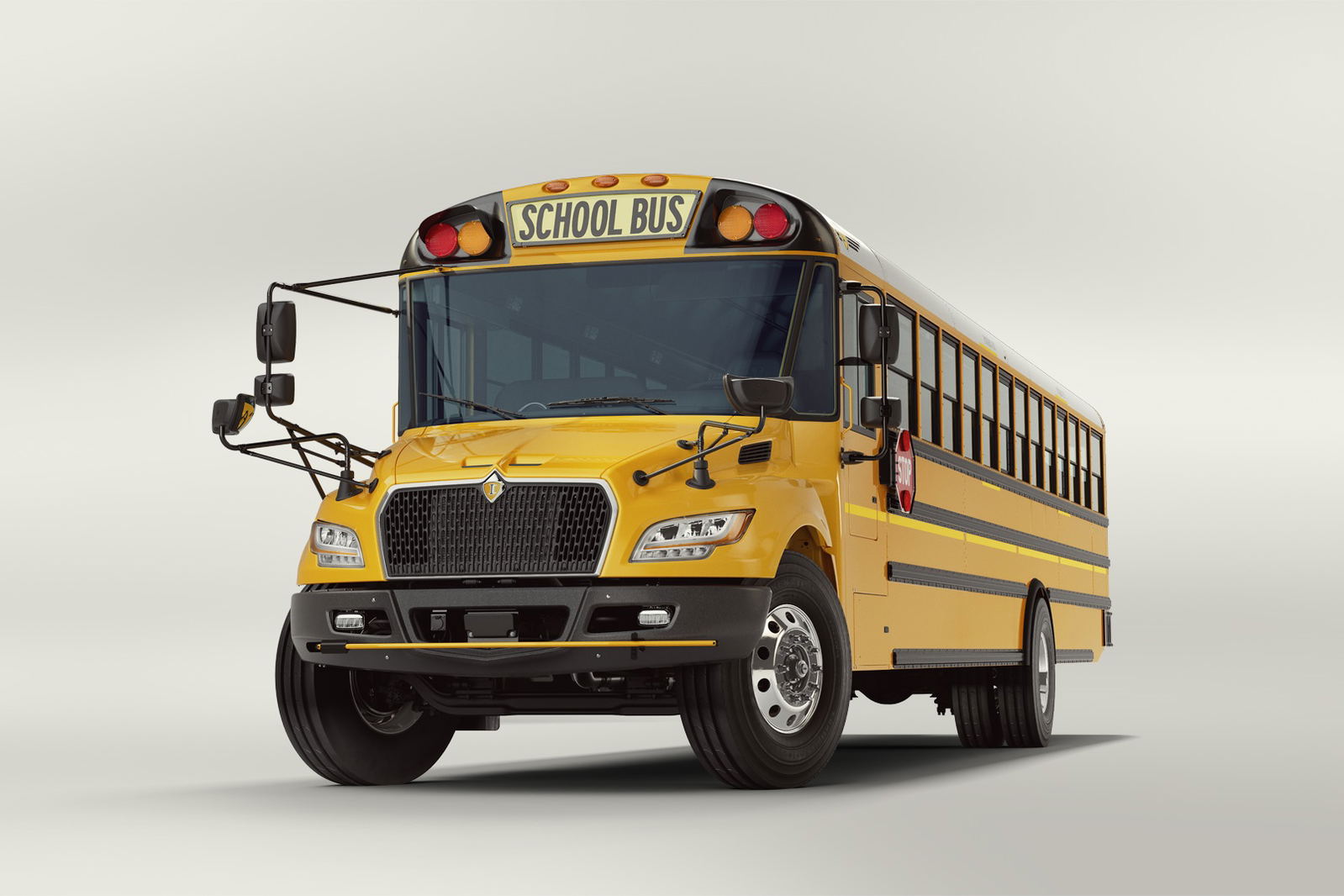 Benzinmotort kap az IC Bus CE Series iskolabusz-család