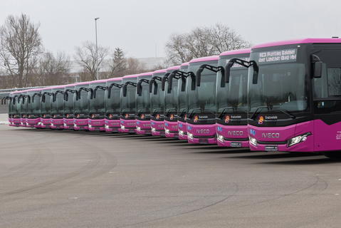 Vonatpótlásra vásárolt Iveco Crossway LE autóbuszokat vett át a német deu.mobil GmbH