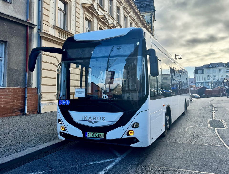 A csehországi Kladnóban teszteli az Arriva az Ikarus 120e egyik demópéldányát