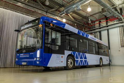 Bemutatták a németországi Idar-Oberstein vadonatúj, húszdarabos BYD eBus B12.b flottáját