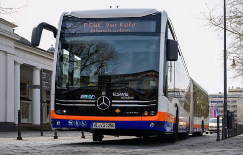 A sokat emlegetett „visszalépés” után Wiesbaden csuklós villanybuszokra írt ki közbeszerzést