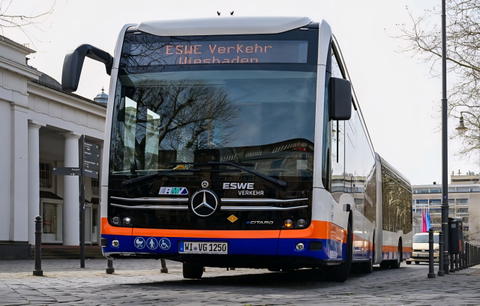 A sokat emlegetett „visszalépés” után Wiesbaden csuklós villanybuszokra írt ki közbeszerzést