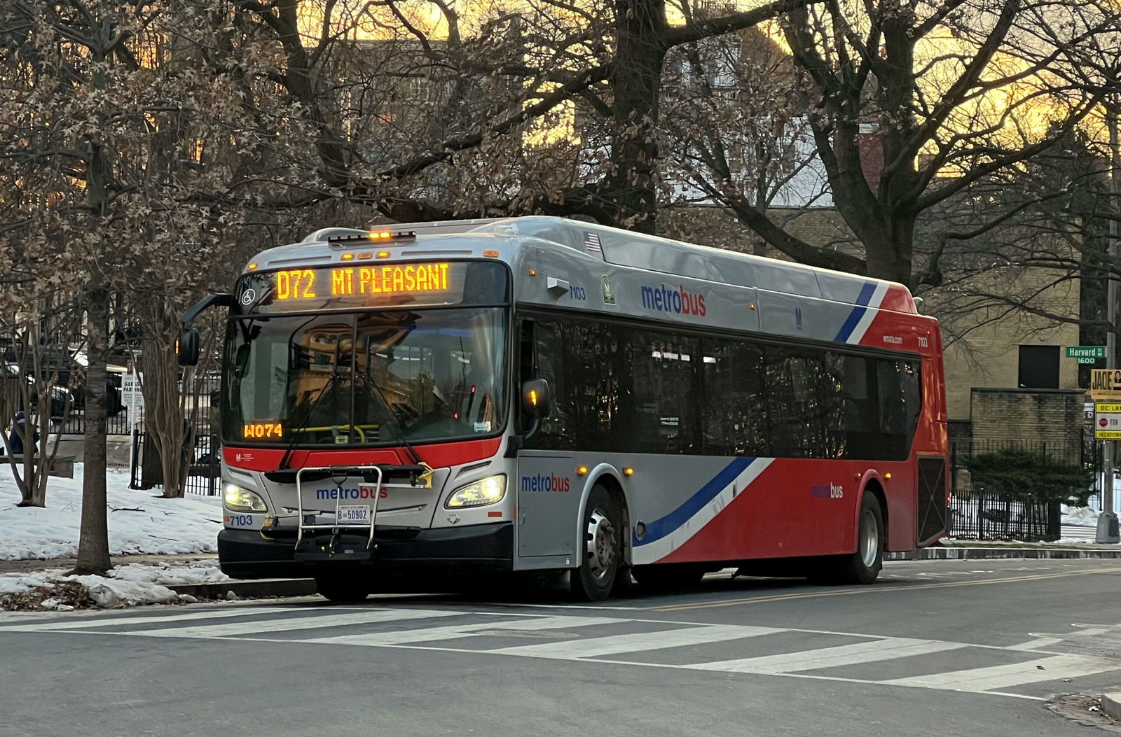 Technológiaváltás Washingtonban: újabb New Flyer hibrideket és villanybuszokat vásárol a Metro