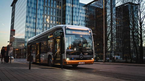 Tovább villamosítja flottáját a STIB-MIVB: idén 50 Mercedes-Benz eCitaro érkezik Brüsszelbe