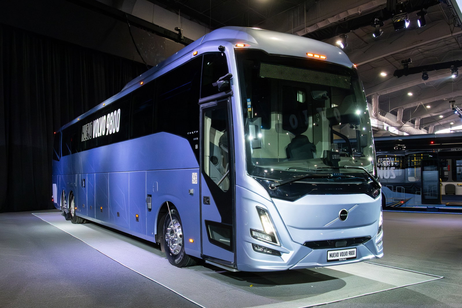 New-generation Volvo 9800 coach makes its debut